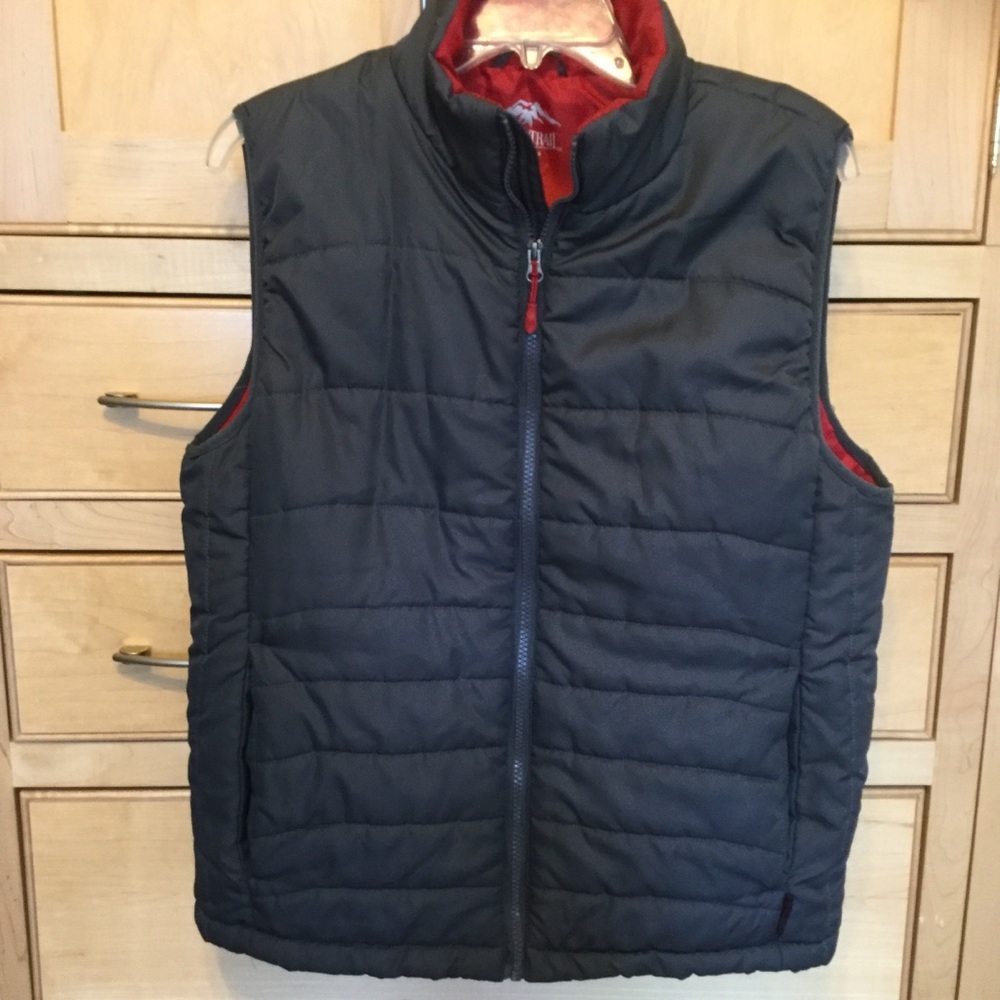 Pacific Trail Small Light weight vest gray/red